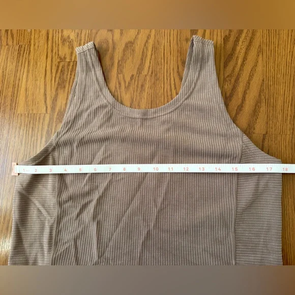 Lululemon Ribbed Softstreme Cropped Tank Top in Taupetastic NWOT Size 12 - Picture 7 of 12